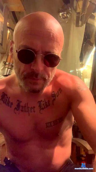 DapperTramp cam4 straight performer from United Kingdom of Great Britain & Northern Ireland  
