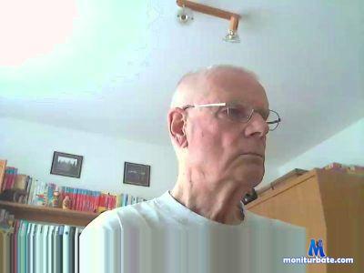 Softeis1 cam4 bisexual performer from Federal Republic of Germany  