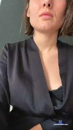 Lau_uriie cam4 livecam show performer room profile