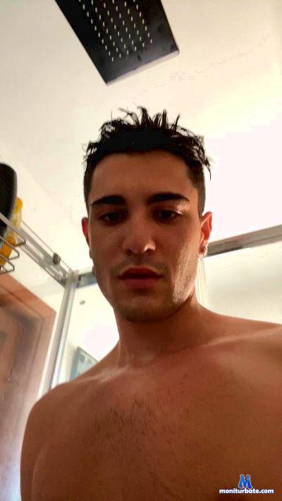 Zayn00 cam4 bisexual performer from Republic of Italy  