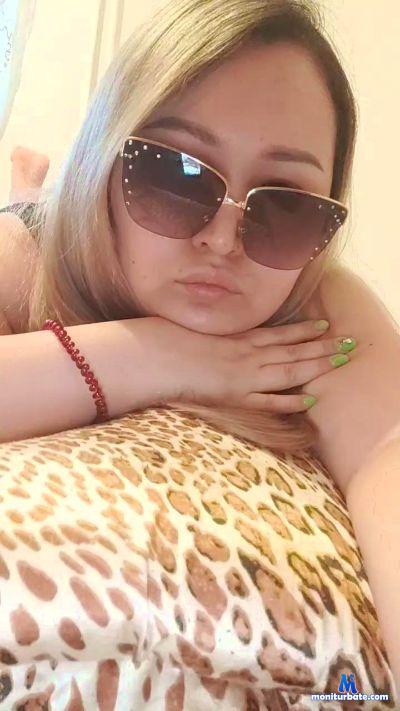 Lara_Jolly cam4 bisexual performer from United States of America  