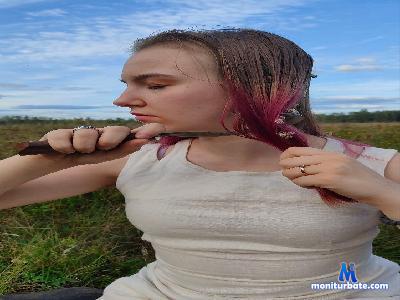 Fluttery_Talk cam4 bisexual performer from French Republic  