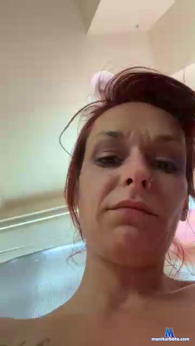 Mellyluvs cam4 bicurious performer from United States of America  