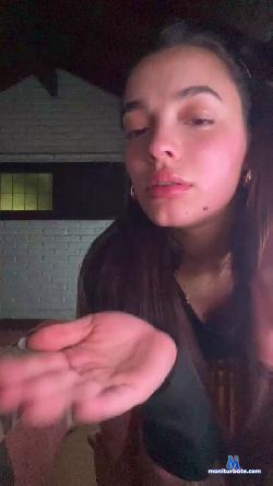 Chinita_x_22 cam4 live cam performer profile