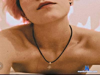 Yoursilentgirl_ cam4 bisexual performer from Republic of Italy  