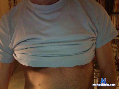 junk68 cam4 gay performer from Republic of Italy  