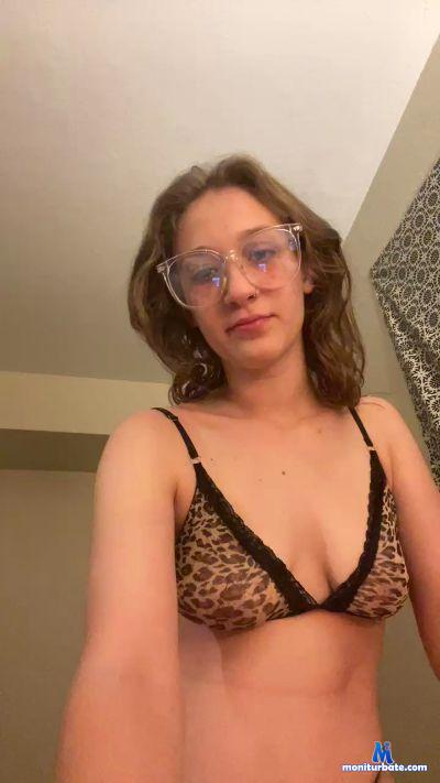 Ellamarie cam4 bisexual performer from United States of America  