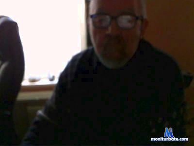 dirk068 cam4 bicurious performer from Kingdom of the Netherlands  