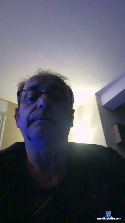 philo200 cam4 bisexual performer from French Republic  