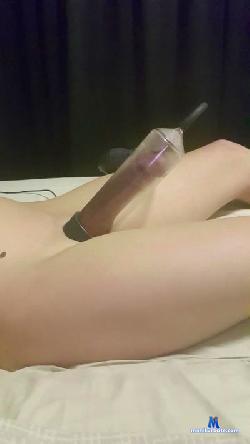 love2benaked cam4 live cam performer profile