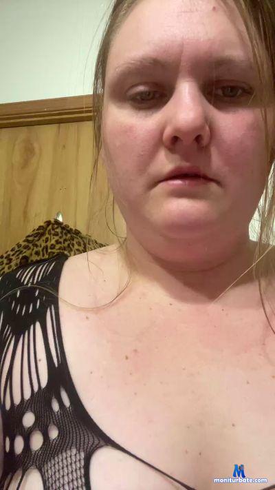 LadyBuggXXXX cam4 straight performer from United States of America  