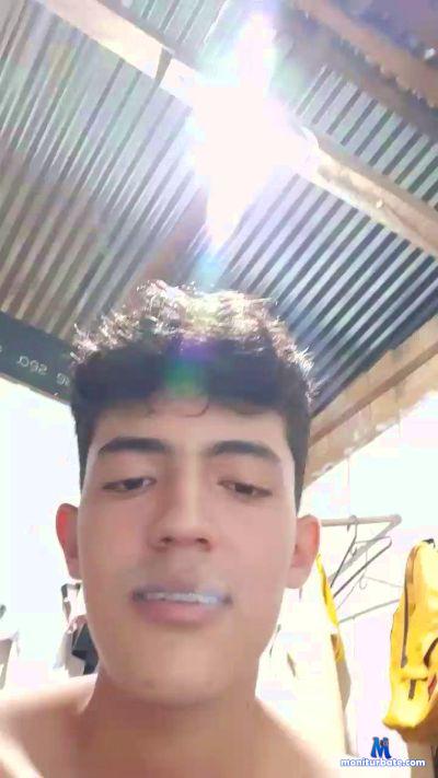 kevin_sebas cam4 bicurious performer from Republic of Colombia  