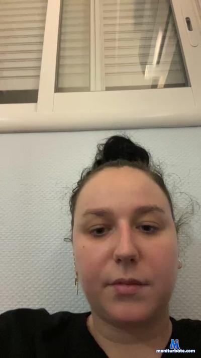 Sarahhhh_la cam4 straight performer from French Republic  