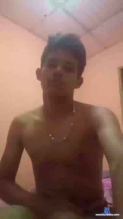 Yefre94 cam4 bisexual performer from United Kingdom of Great Britain & Northern Ireland  