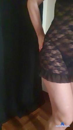 Roxanne1727 cam4 live cam performer profile