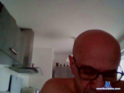Azerty669 cam4 bicurious performer from French Republic  