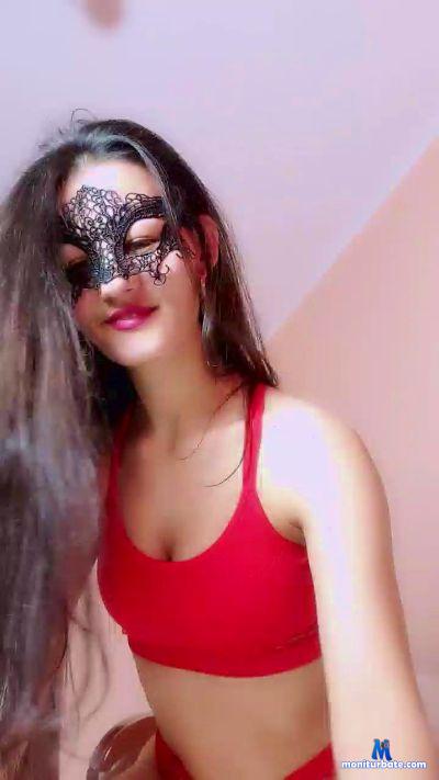 RosselaMoretty cam4 bicurious performer from Republic of Italy new sexy brunette squirt livetouch lush rollthedice 