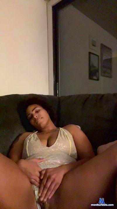 Sexylola417 cam4 bisexual performer from United States of America  
