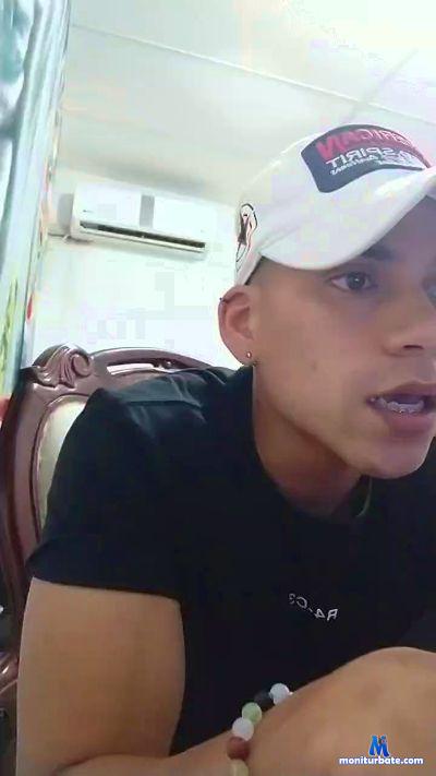 brandon527 cam4 bicurious performer from Republic of Colombia  