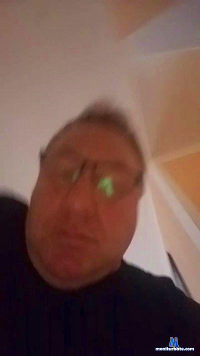 charlie62171 cam4 straight performer from Federal Republic of Germany  