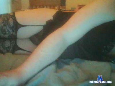 Cdmills2 cam4 bicurious performer from United Kingdom of Great Britain & Northern Ireland  