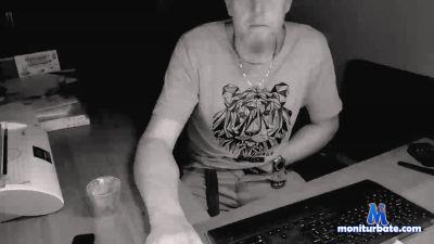 joan68100 cam4 straight performer from French Republic  