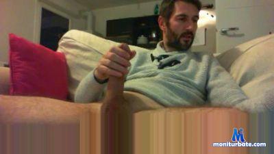 MELZAISGOD cam4 bisexual performer from United Kingdom of Great Britain & Northern Ireland  