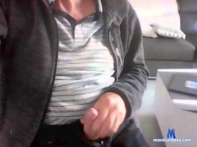 gilles29900 cam4 bisexual performer from French Republic livetouch 