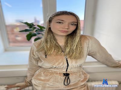 AftonChristley cam4 bisexual performer from United States of America schoolgirl masturbation C2C smoke striptease ass feet 