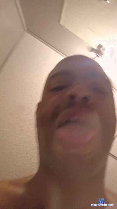 69w1inch0 cam4 straight performer from United States of America  