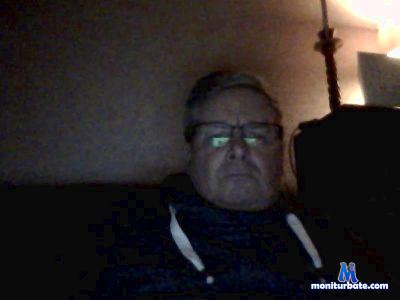 shoes399 cam4 bisexual performer from United Kingdom of Great Britain & Northern Ireland  