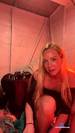 SarahDenaro cam4 livecam show performer room profile
