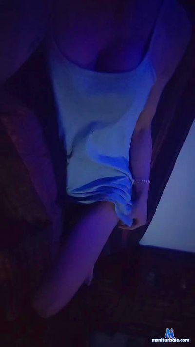 BennyHot90 cam4 bicurious performer from Republic of Italy  