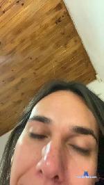 DelfiVarez cam4 livecam show performer room profile