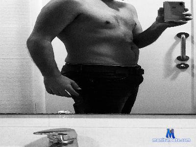 chico_canario cam4 gay performer from Kingdom of Spain  