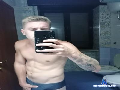 DavidBlond22cm cam4 straight performer from Republic of Italy young boy dick huge muscle trav sex 