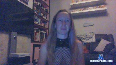 Peachy4life2 cam4 bisexual performer from United Kingdom of Great Britain & Northern Ireland striptease 