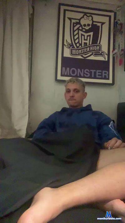 Tutoyboyy cam4 gay performer from Republic of Chile  