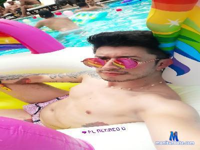 tattooedheart cam4 bisexual performer from United States of America pee amateur milk feet anal cum masturbation 
