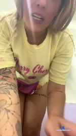 Lareini1 cam4 livecam show performer room profile