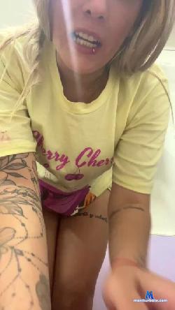 Lareini1 cam4 live cam performer profile