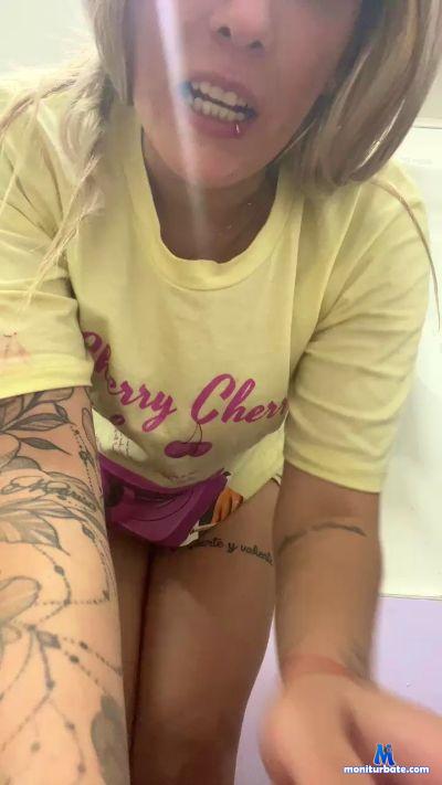 Lareini1 cam4 straight performer from Argentine Republic  