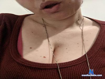 LillyFragolina cam4 bicurious performer from Republic of Italy amateur cute striptease tette schoolgirl 