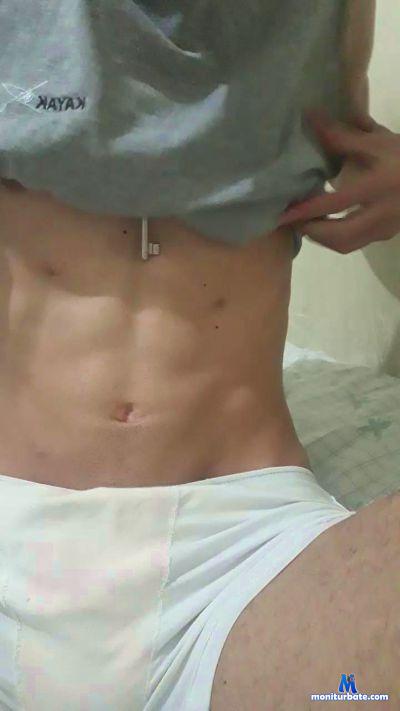 beanieboy_rr cam4 bisexual performer from Portuguese Republic  