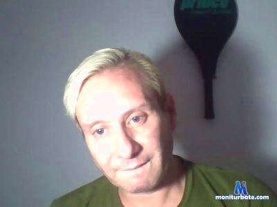 Donwilliams1 cam4 bisexual performer from French Republic  