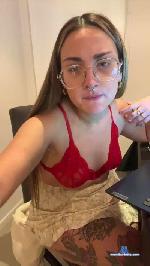 emiilyhot cam4 livecam show performer room profile