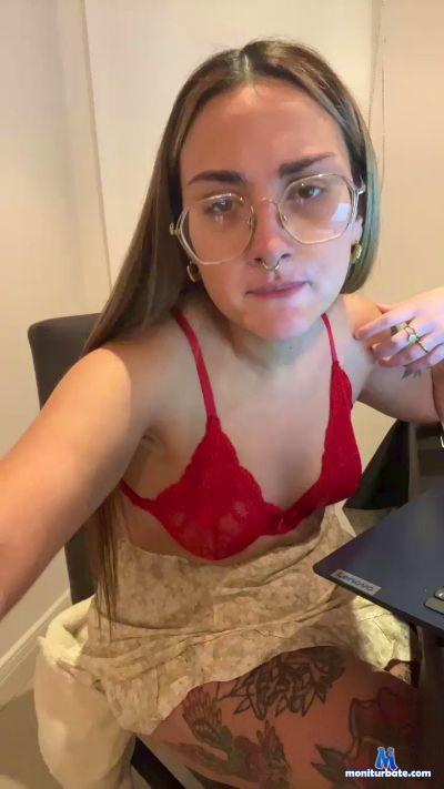 emiilyhot cam4 straight performer from Argentine Republic  
