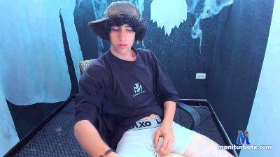 Noah_Sokolov cam4 bicurious performer from Republic of Chile masturbation cute ass feet armpits milk C2C 