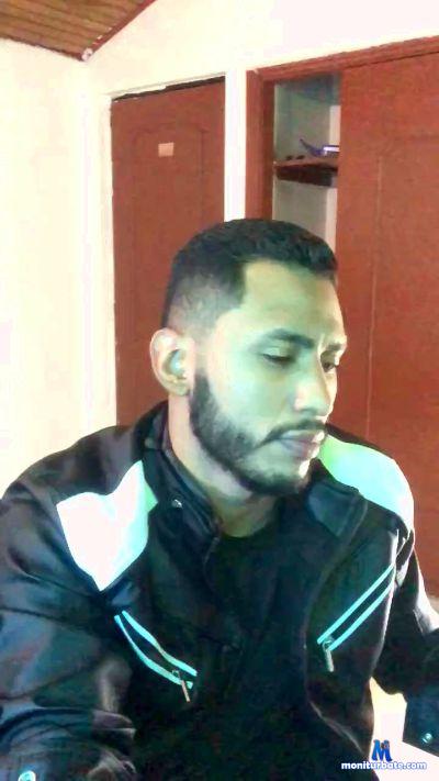 fuckboy292 cam4 straight performer from United States of America show cum boy 