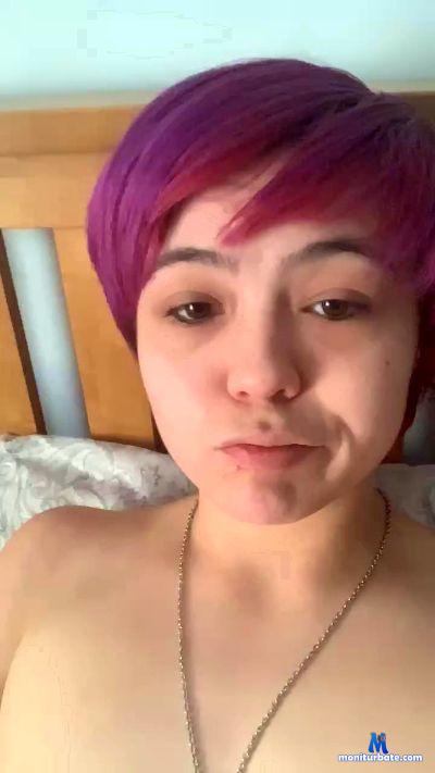 Jesika97 cam4 bisexual performer from United Kingdom of Great Britain & Northern Ireland  